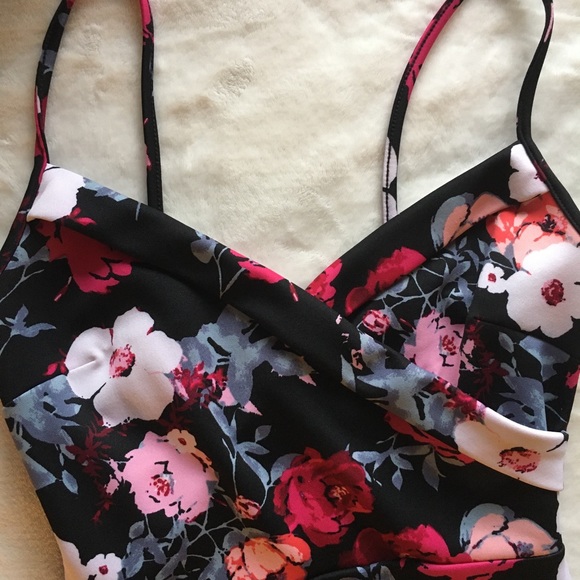 NWOT Charlotte Russe floral dress - Picture 2 of 3